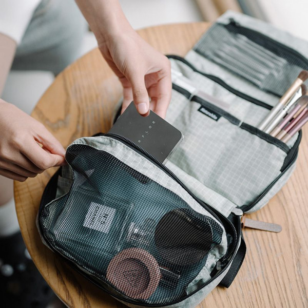 Косметичка Naturehike NH20SN010, розмір S, світло-сіра