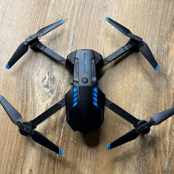 Квадрокоптер c камерой X6 c подсветкой 4K, Wifi FPV детский дрон с защитой на лопасти до 15 мин. полета + кейс